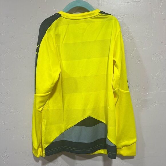 The Puma Stadium GK shirt - Picture 6 of 6